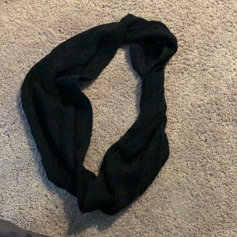 Fleece Black Scarf